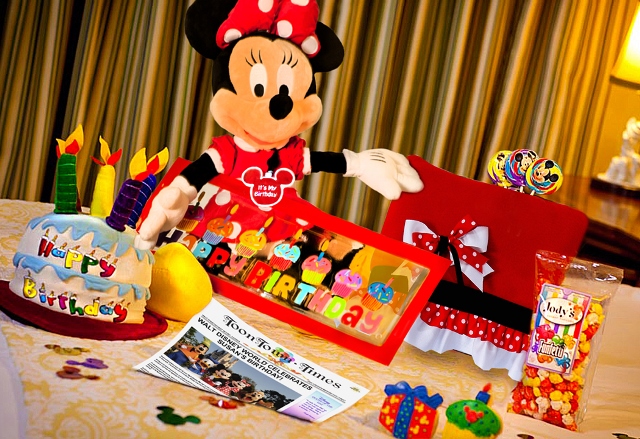 minnie in room gift