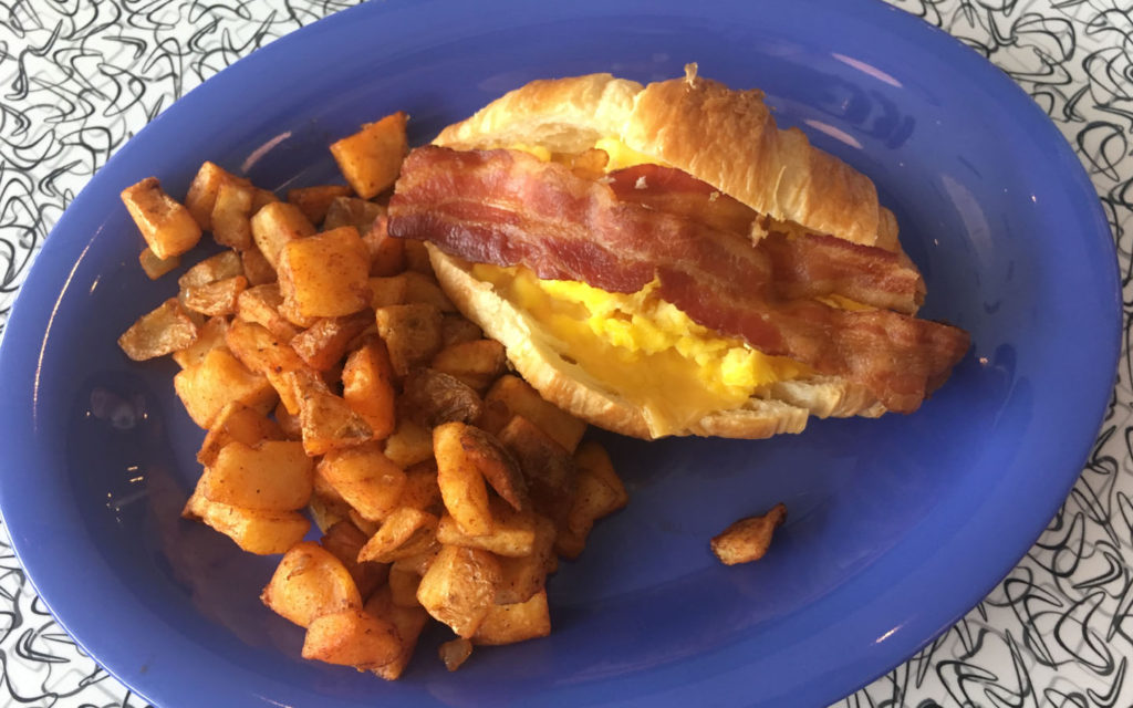 bacon-egge-cheese-croissant-from-bayliner-diner