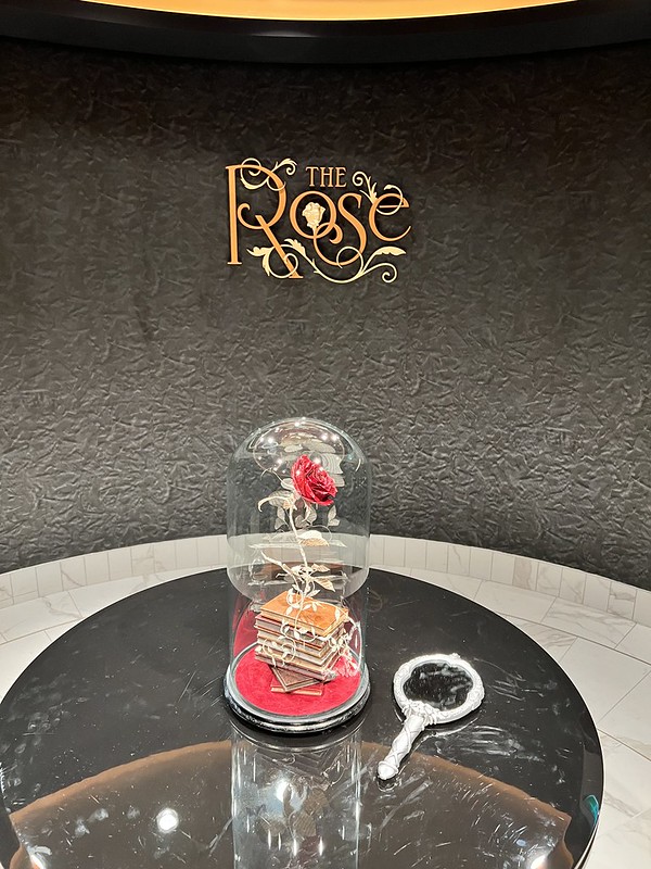 Disney Wish The Rose Lounge